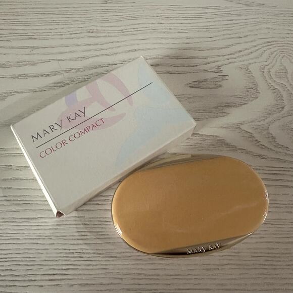 MARY KAY REFILLABLE ORANGE PINK COMPACT WITH MIRROR 3-3/4" NEW IN BOX 5455 - Picture 1 of 5